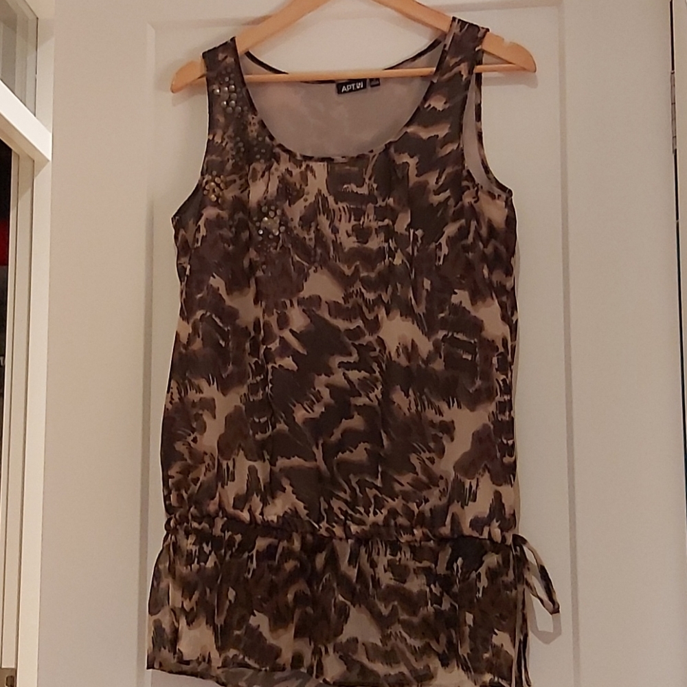 Apt. 9  Top with detailed right shoulder